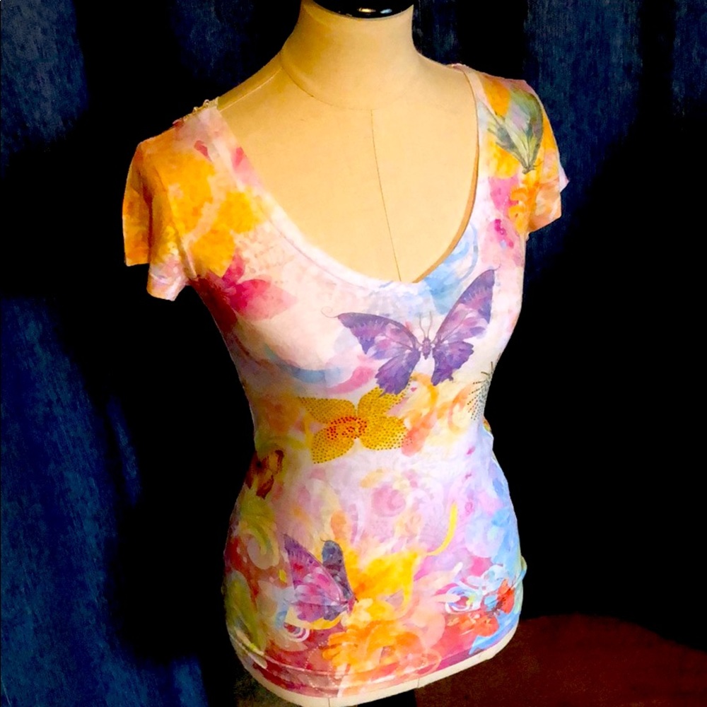 Classy Boutique Tee w/lace detailed back
